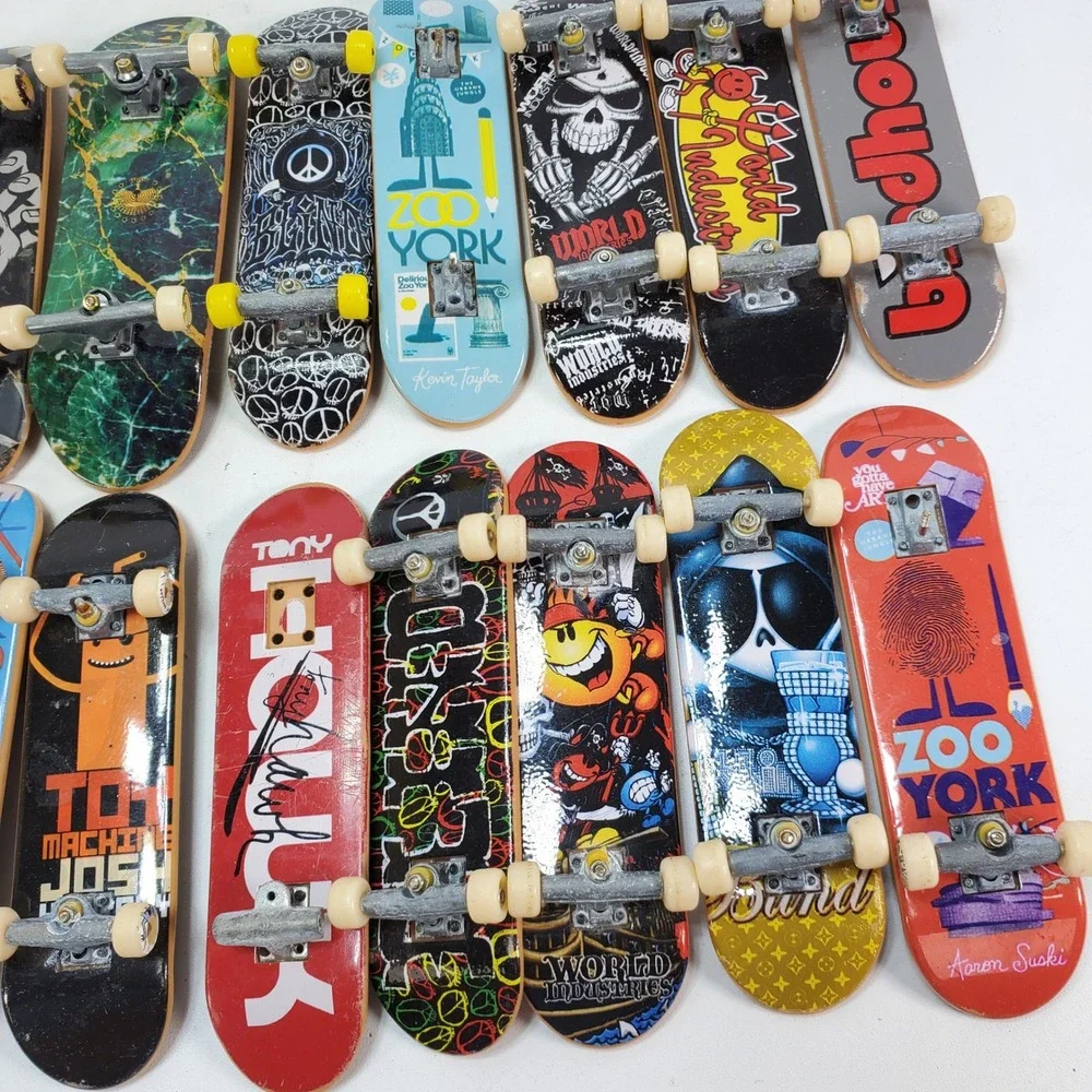 Tech Deck Fingerboard Lot 19pc World Industries Zoo York Birdhouse Multi Color